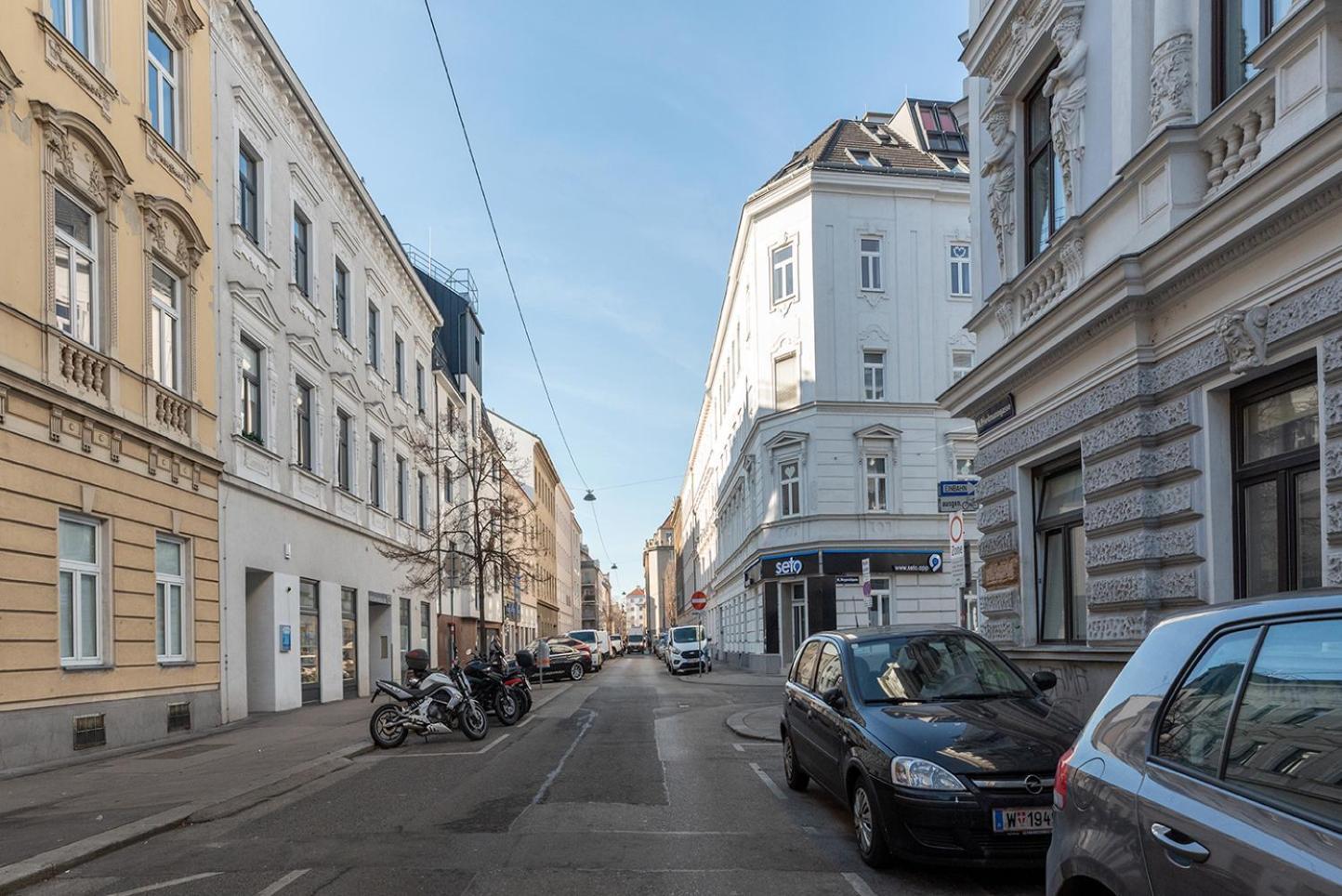Ruhig Und Zentral Am Brunnenmarkt, Nur 15 Minuten Ins Zentrum Apartment *
