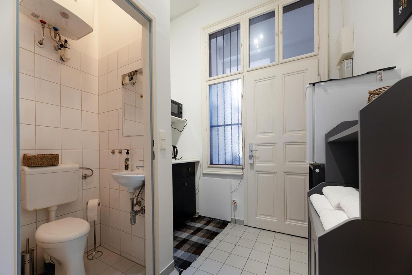 Apartment Ruhig Und Zentral Am Brunnenmarkt, Nur 15 Minuten Ins Zentrum *