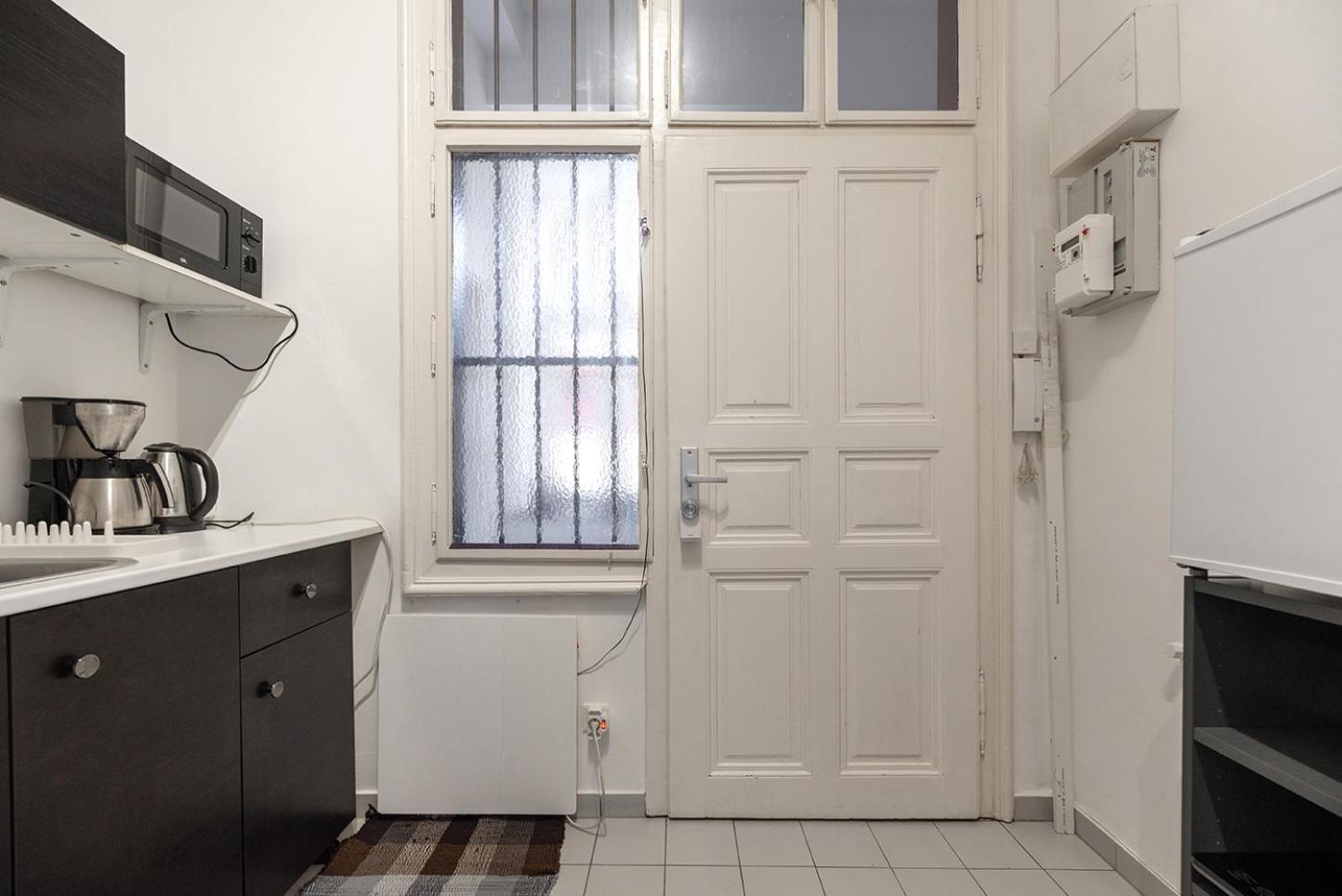 Ruhig Und Zentral Am Brunnenmarkt, Nur 15 Minuten Ins Zentrum Apartment