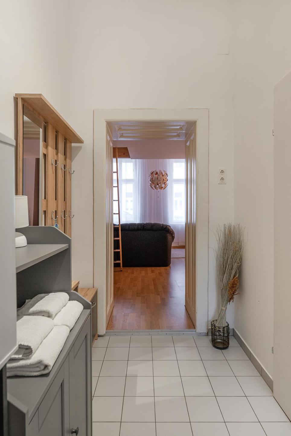 Apartment Ruhig Und Zentral Am Brunnenmarkt, Nur 15 Minuten Ins Zentrum