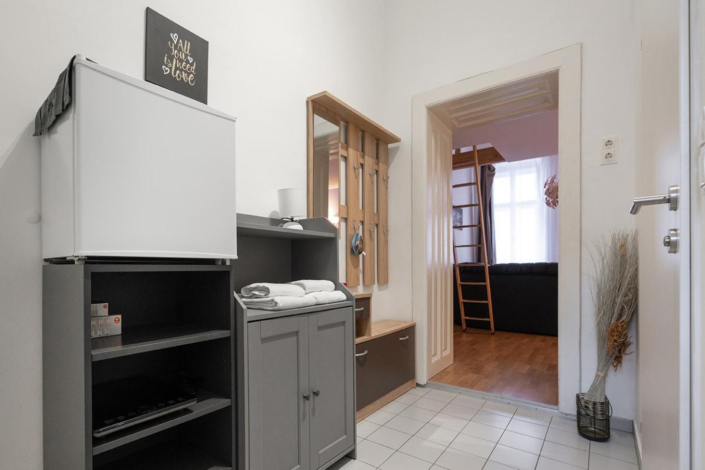 Apartment Ruhig Und Zentral Am Brunnenmarkt, Nur 15 Minuten Ins Zentrum *