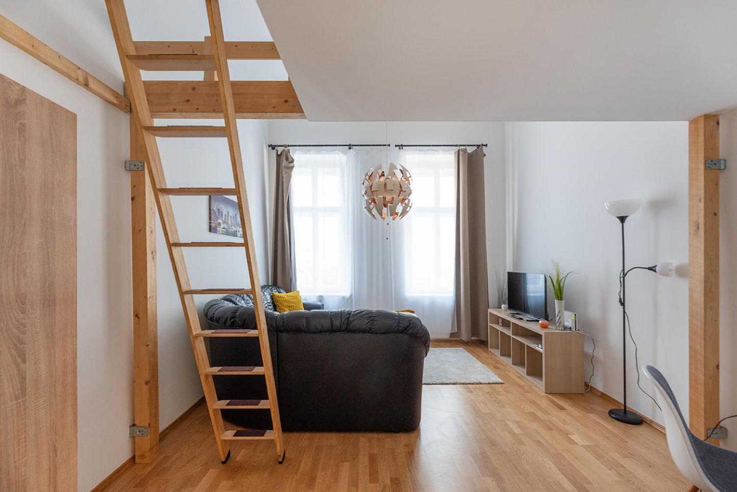 Apartment Ruhig Und Zentral Am Brunnenmarkt, Nur 15 Minuten Ins Zentrum *